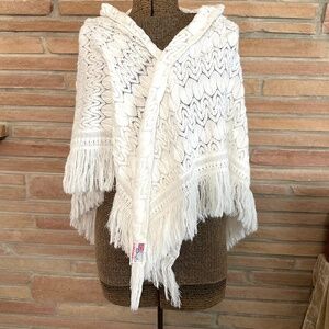Vintage White Knitted Shawl